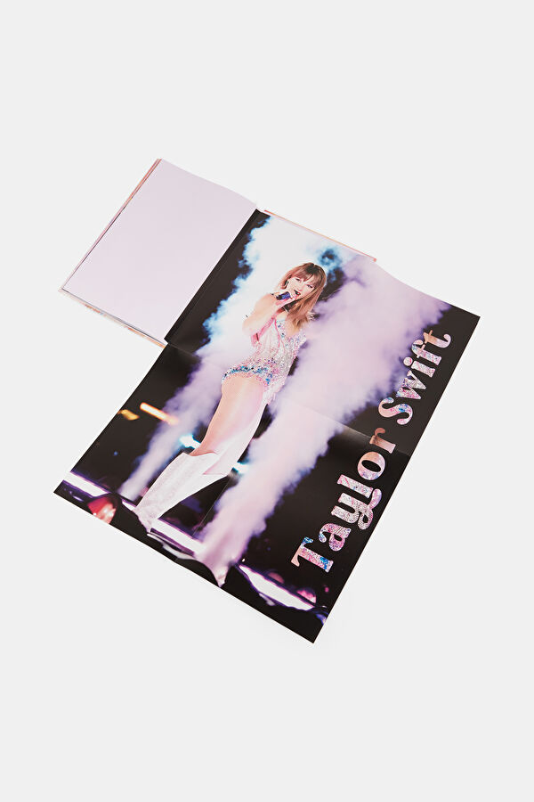 Taylor Swift: A Book for Swifties 8