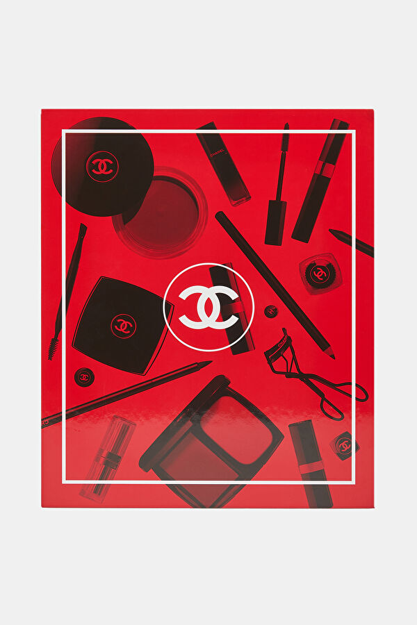 Chanel: The Allure of Makeup 4