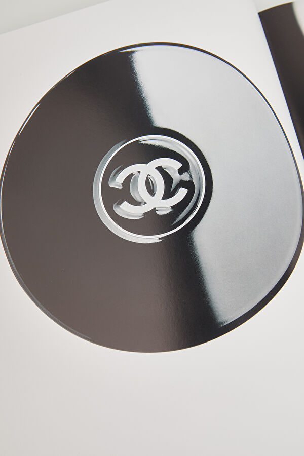 Chanel: The Allure of Makeup 8