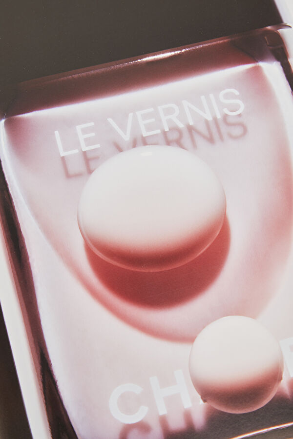 Chanel: The Allure of Makeup 12