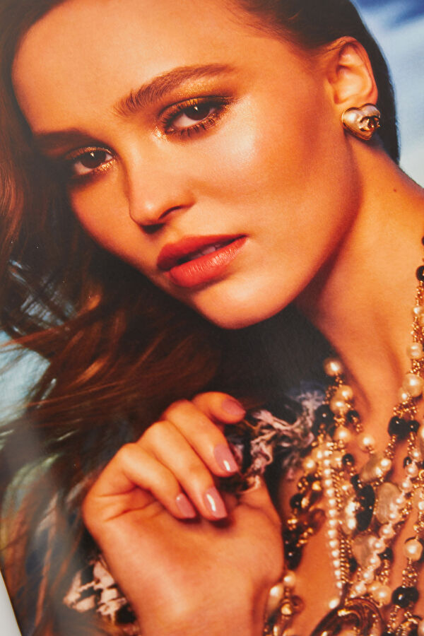 Chanel: The Allure of Makeup 13