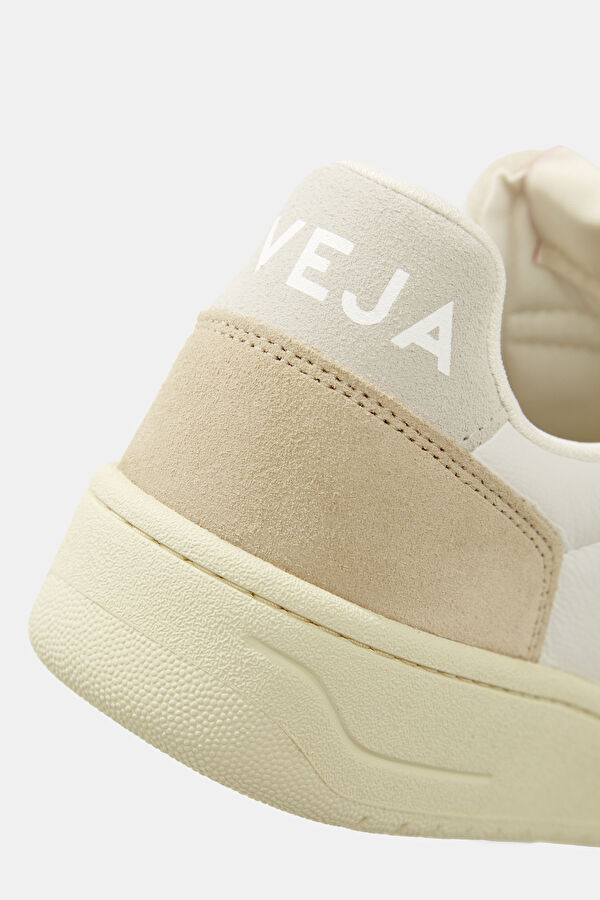 V-82 White Women's Sneakers 4