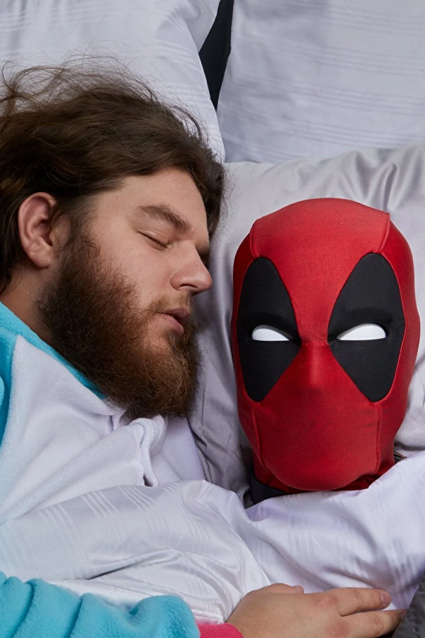 Marvel Legends Deadpool’s Head Premium İnteraktif Kafa Heykeli 5
