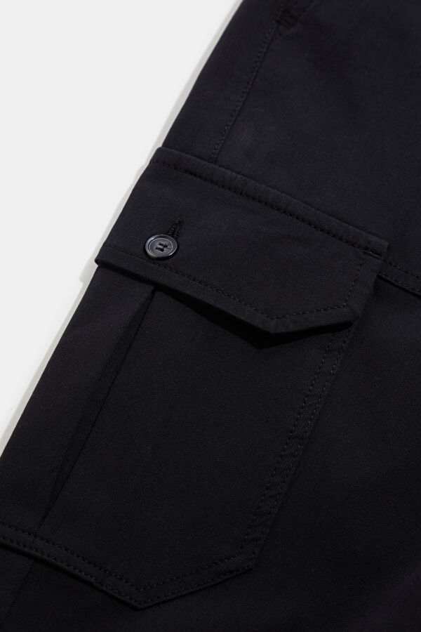 Black Slim-Fit Men's Trousers 4