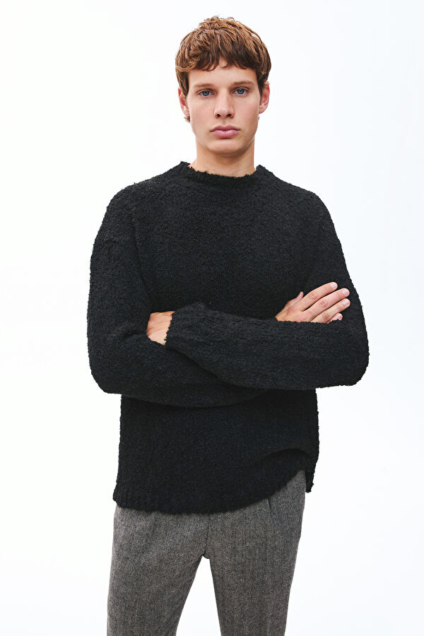 Black Knitted Pattern Men's Sweater
