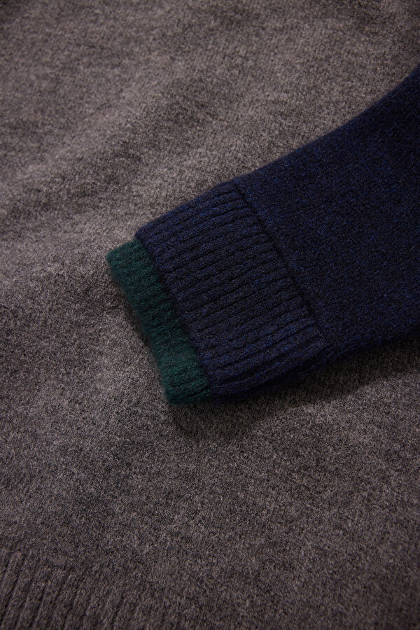 Colorful Raglan Sleeve Men's Knitted Sweater 4