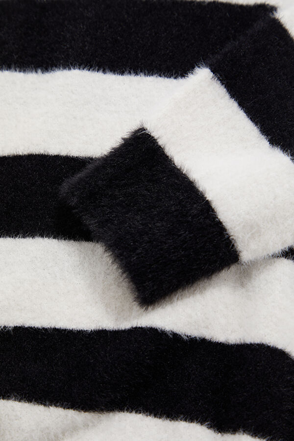 Men's Black Striped Knit Sweater 4