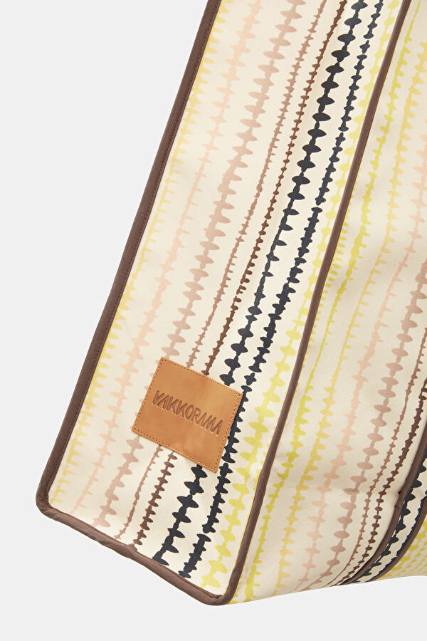 Multicolor Design Filled Bag 4