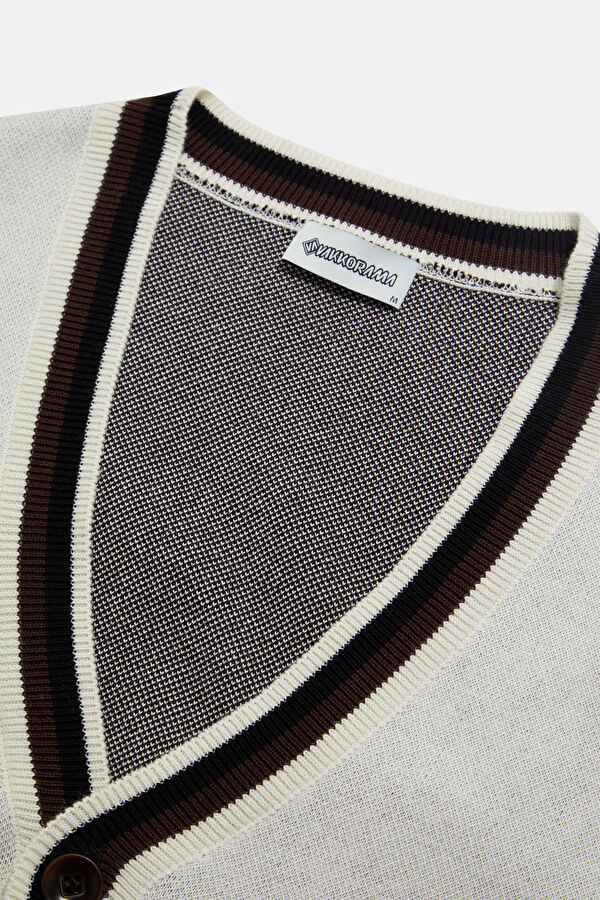 White Knitted Pattern Men's Cardigan 6