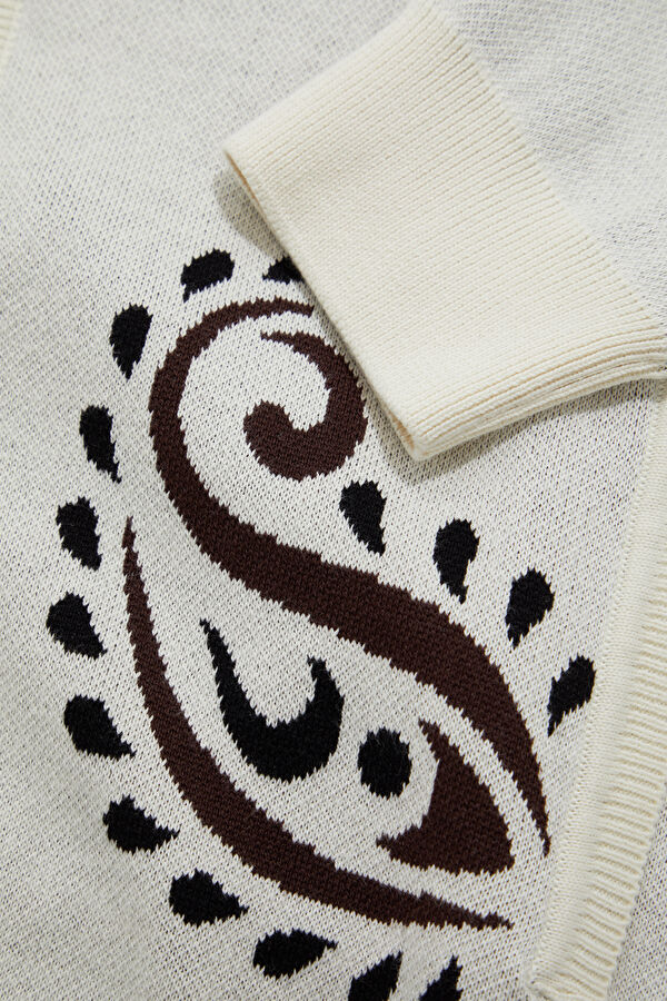 White Knitted Pattern Men's Cardigan 8