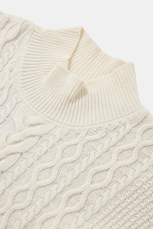 Off-White Coffee Knitted Pattern Women's Sweater 8
