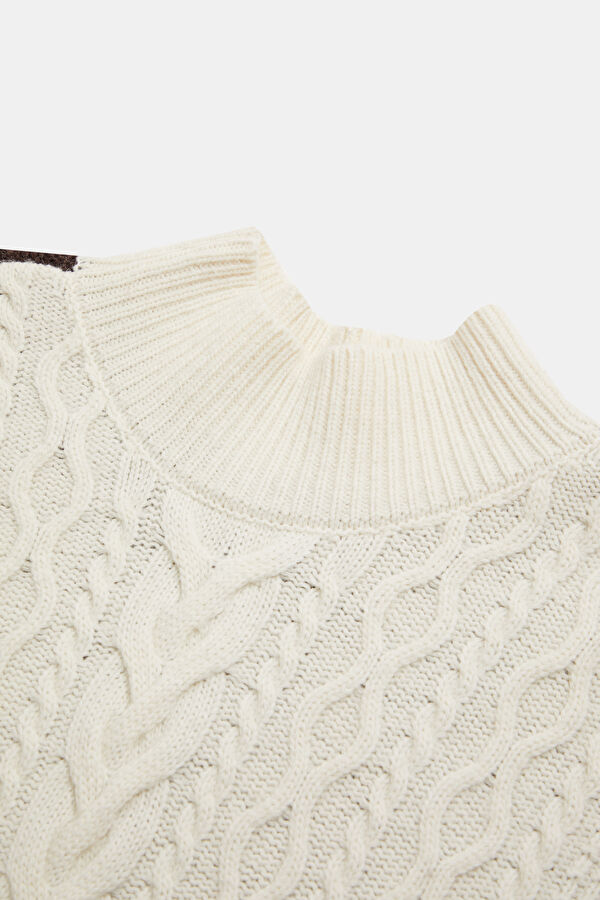 Off-White Coffee Knitted Pattern Women's Sweater 9