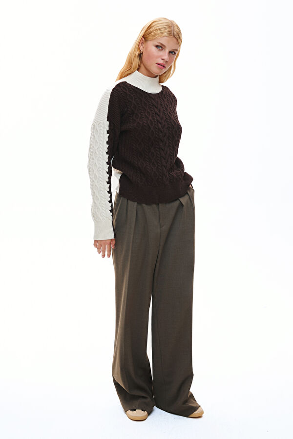 Off-White Coffee Knitted Pattern Women's Sweater 3