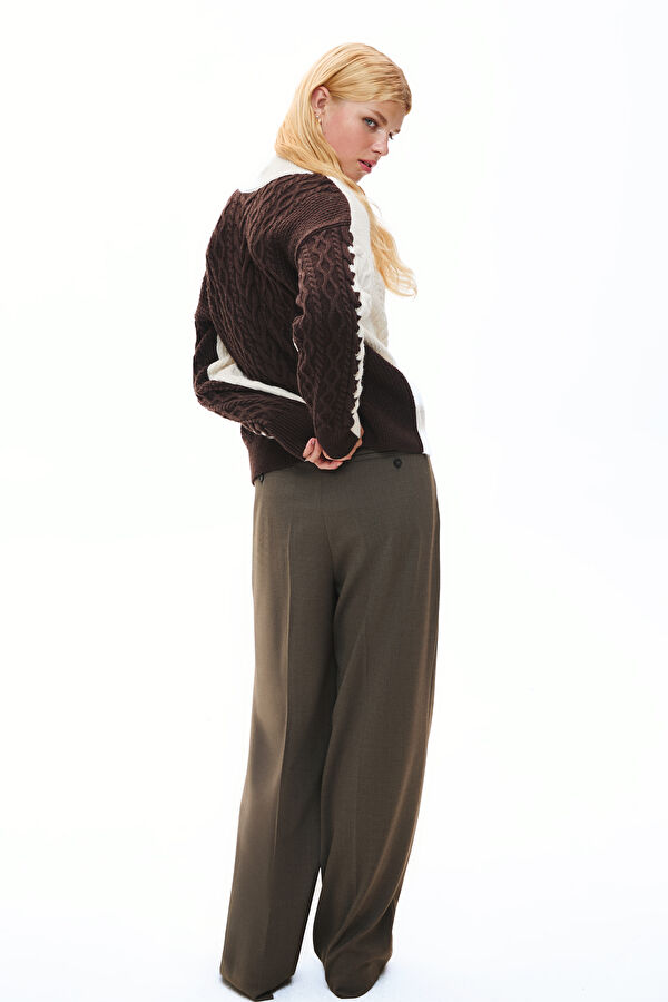 Off-White Coffee Knitted Pattern Women's Sweater 5