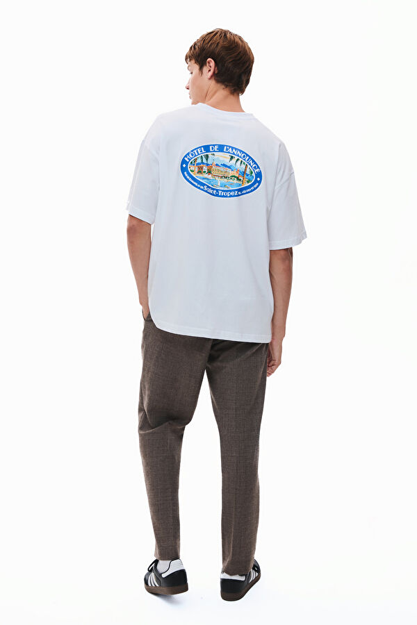 Relax Kalıp Beyaz Bisiklet Yaka Baskılı Erkek T-Shirt 2