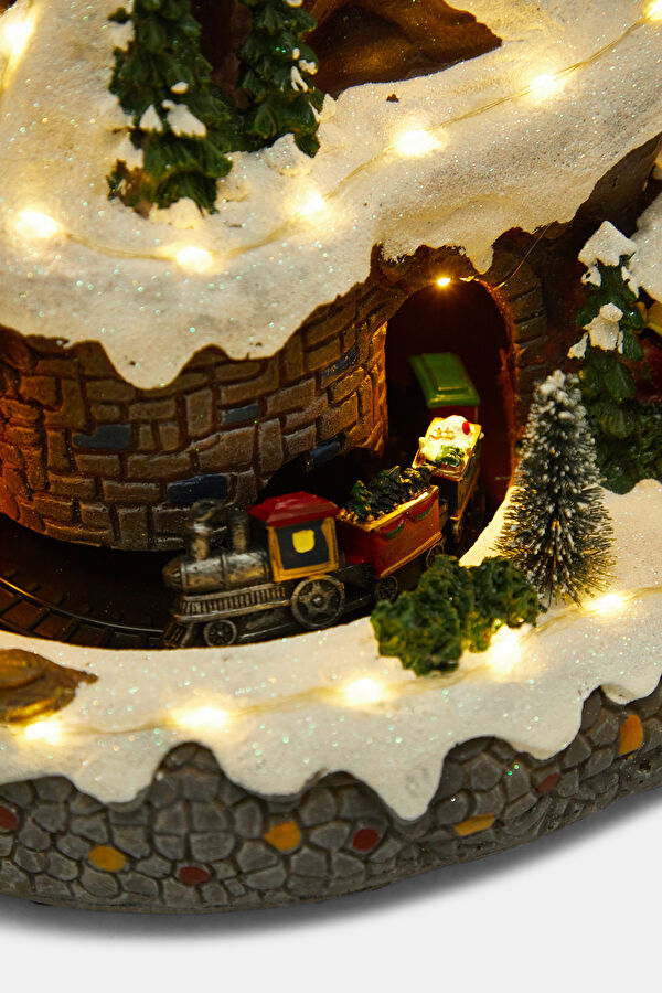 Christmas Carnival Ski Slope Scene 3