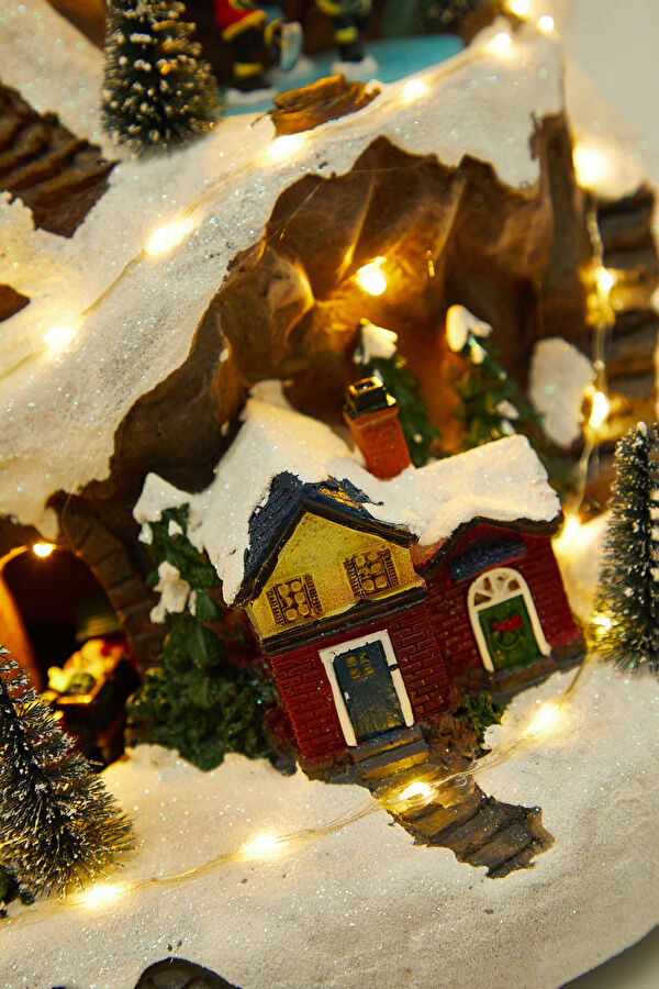 Christmas Carnival Ski Slope Scene 8