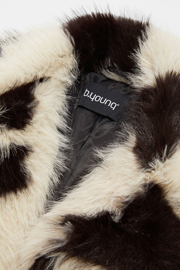 White Women's Faux Fur Coat 3