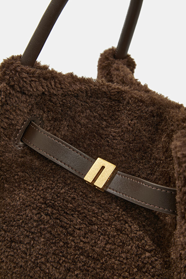 Hana Medium Faux Fur Tote Bag in Dark Brown 4
