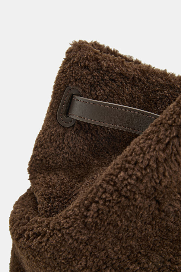 Hana Medium Faux Fur Tote Bag in Dark Brown 5