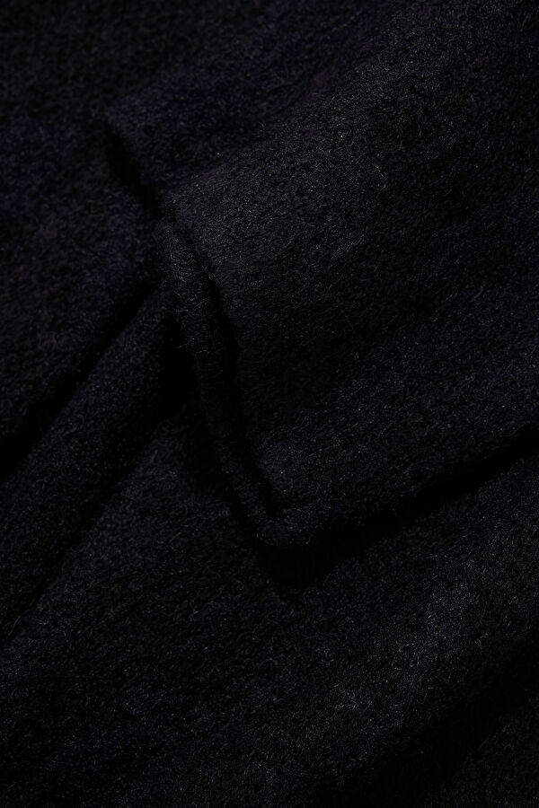 Black Women's Faux Fur Collar Jacket 4