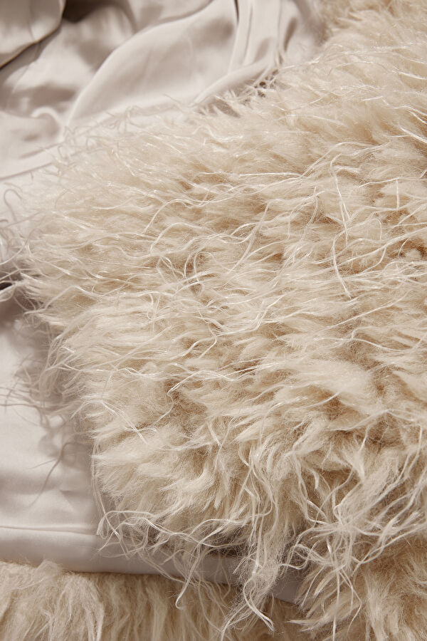 Cream Women's Faux Fur Coat 4