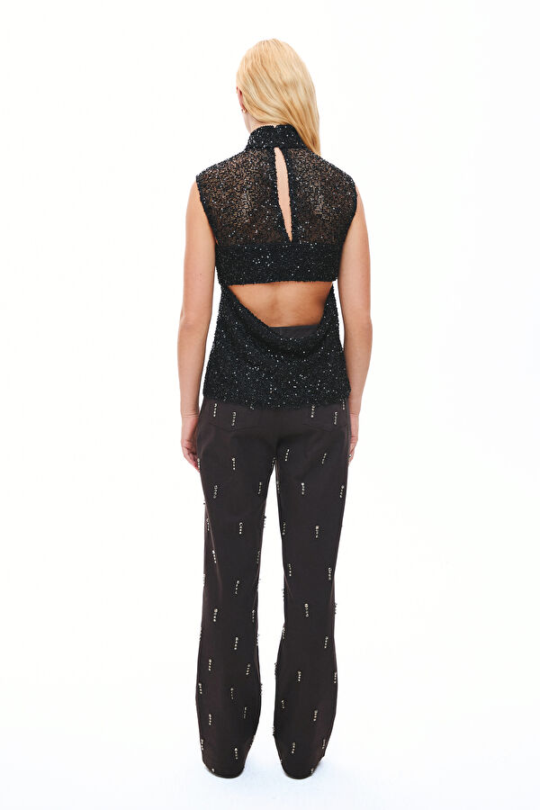 Black Sleeveless Blouse 2