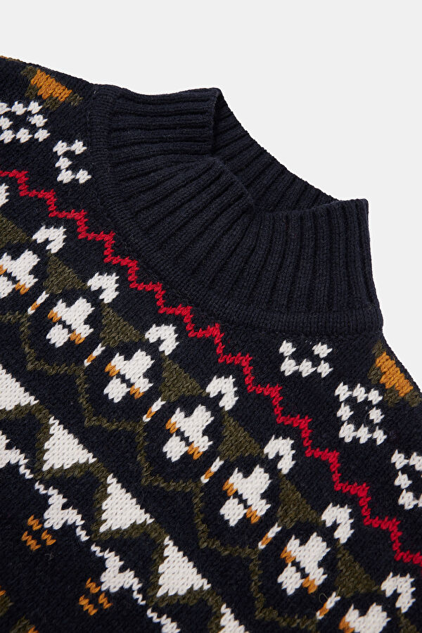Black Women's Wool Sweater with Baklava Pattern 3