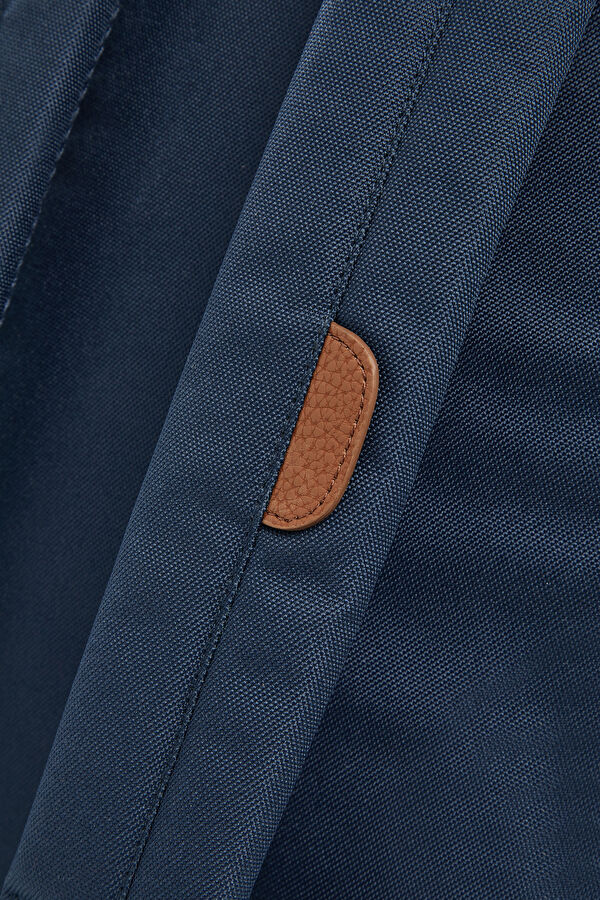 Pop Quiz Navy Bag 4