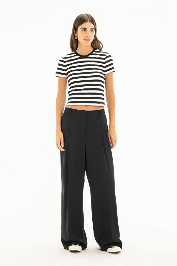 Black Crew Neck Striped Pattern Women's T-Shirt 3