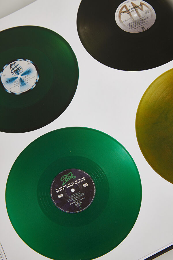 Extraordinary Records 8