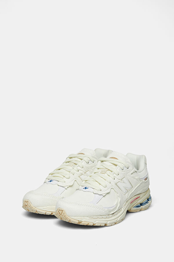2002 White Men's Sneakers 2