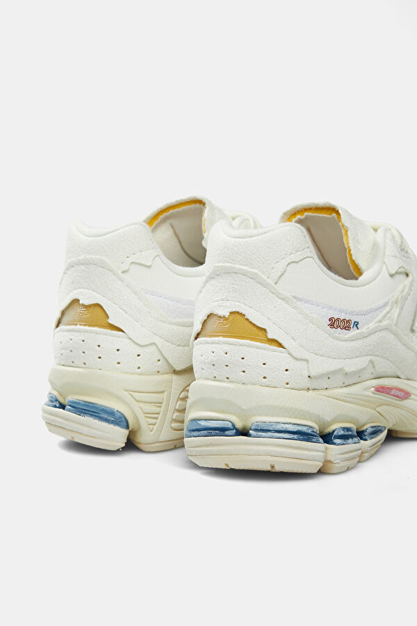 2002 White Men's Sneakers 4