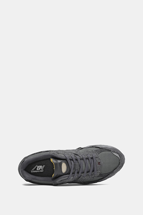 2002 Black Women's Sneakers 3
