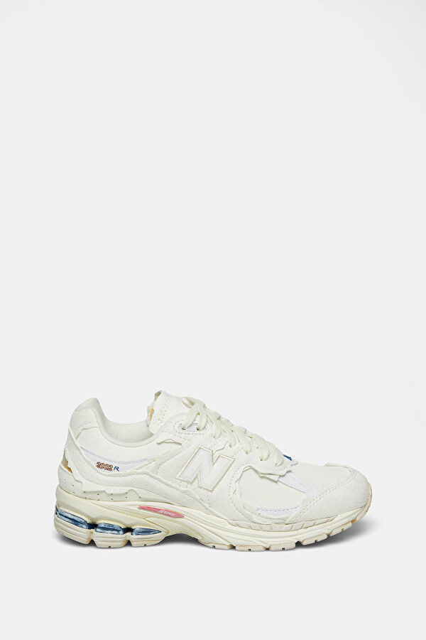 2002 White Women's Sneakers