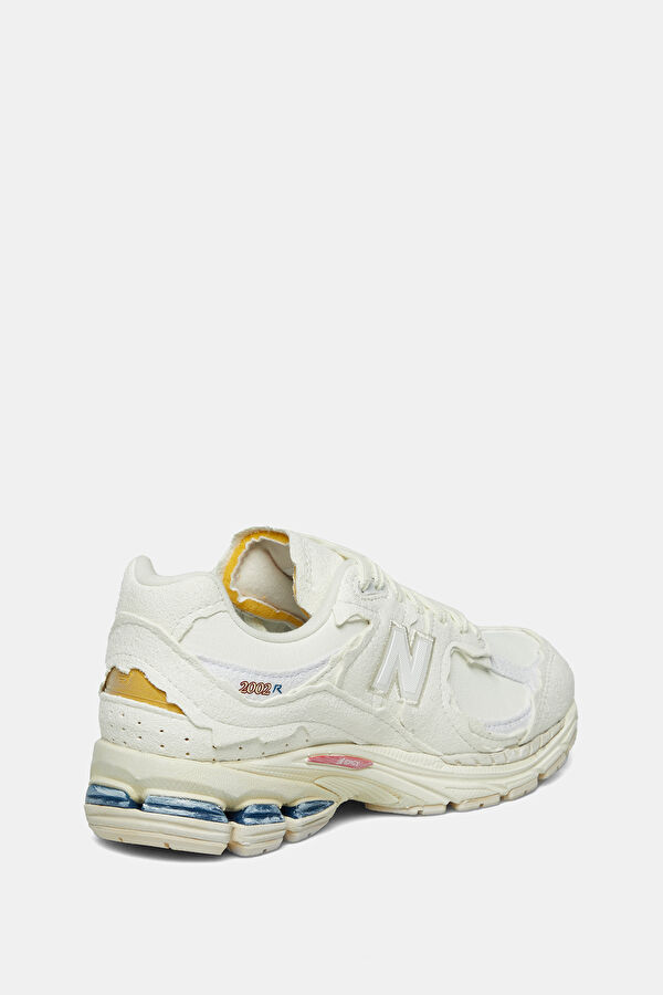 2002 White Women's Sneakers 3
