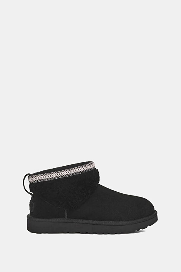W Classic Ultra Mini Maxi Curly Black Boots