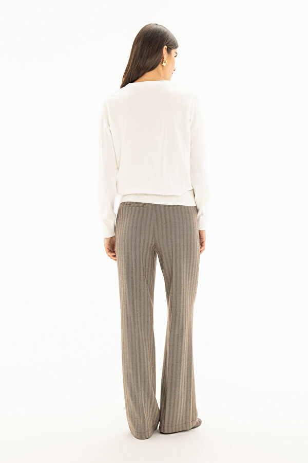 Cream Embroidered Women's Sweater 2