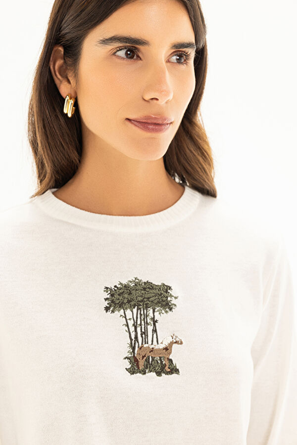 Cream Embroidered Women's Sweater 4