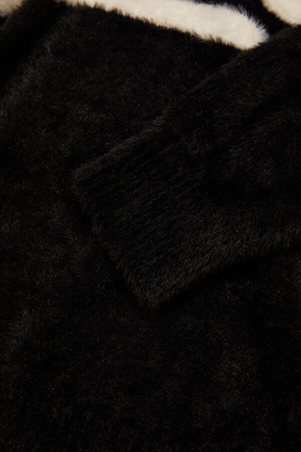 Off-white striped women's sweater. 8