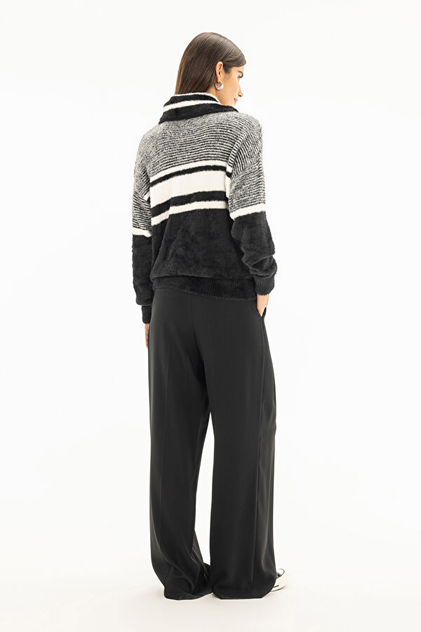 Off-white striped women's sweater. 2