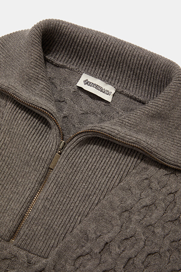 Grey Knitted Pattern Women's Sweater 3