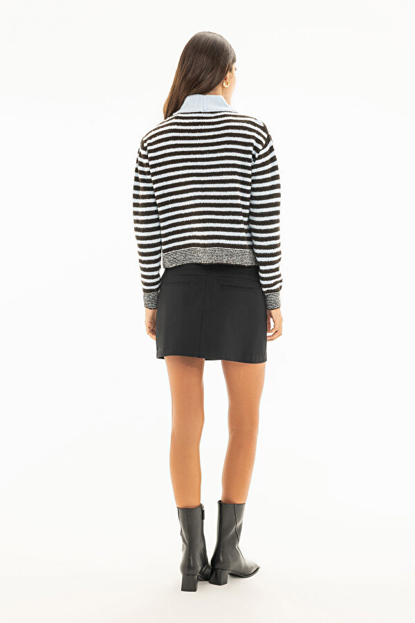Colorful Striped Pattern Knitted Women's Sweater 2
