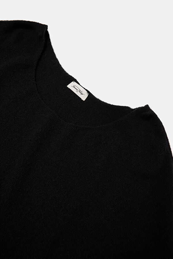 Black Women's Sweater 3