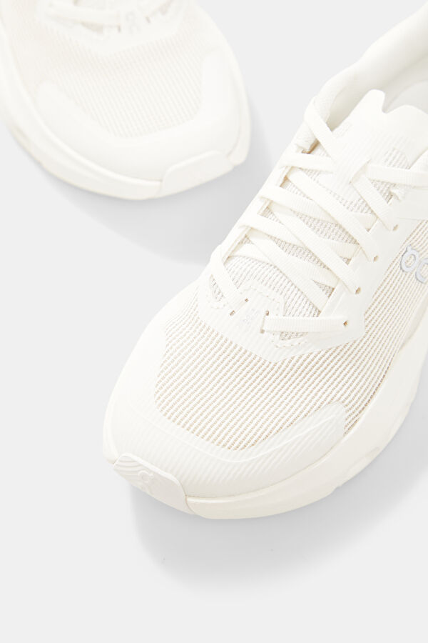 Cloudpulse Next White Women's Sneakers 4