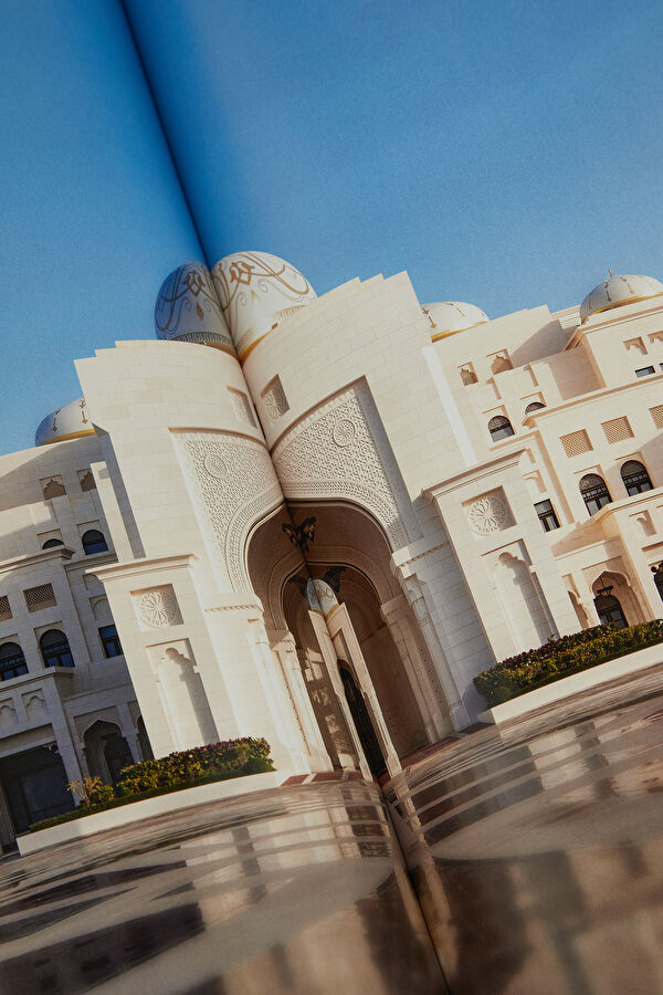Abu Dhabi Bright 11