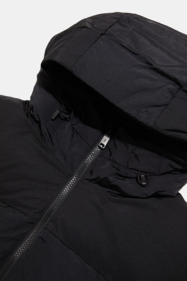 All-Day Puffer Siyah Kadın Mont 3