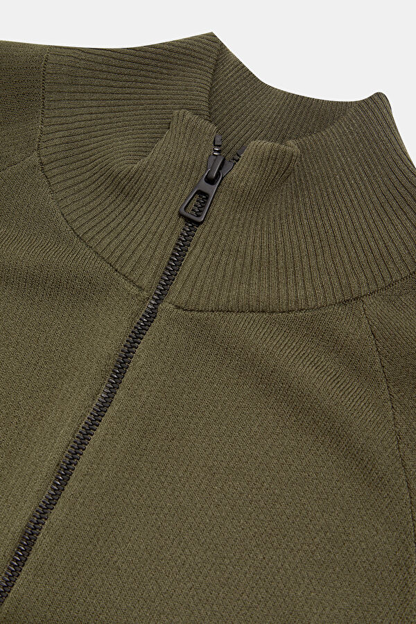 Relax Fit Khaki Stand-up Collar T-Shirt 3