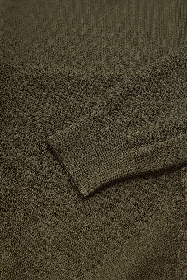 Relax Fit Khaki Stand-up Collar T-Shirt 4