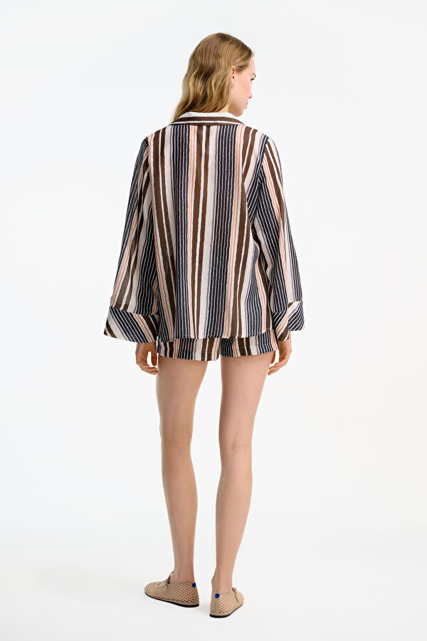 Multicolored Striped Patterned Women's Shorts 2